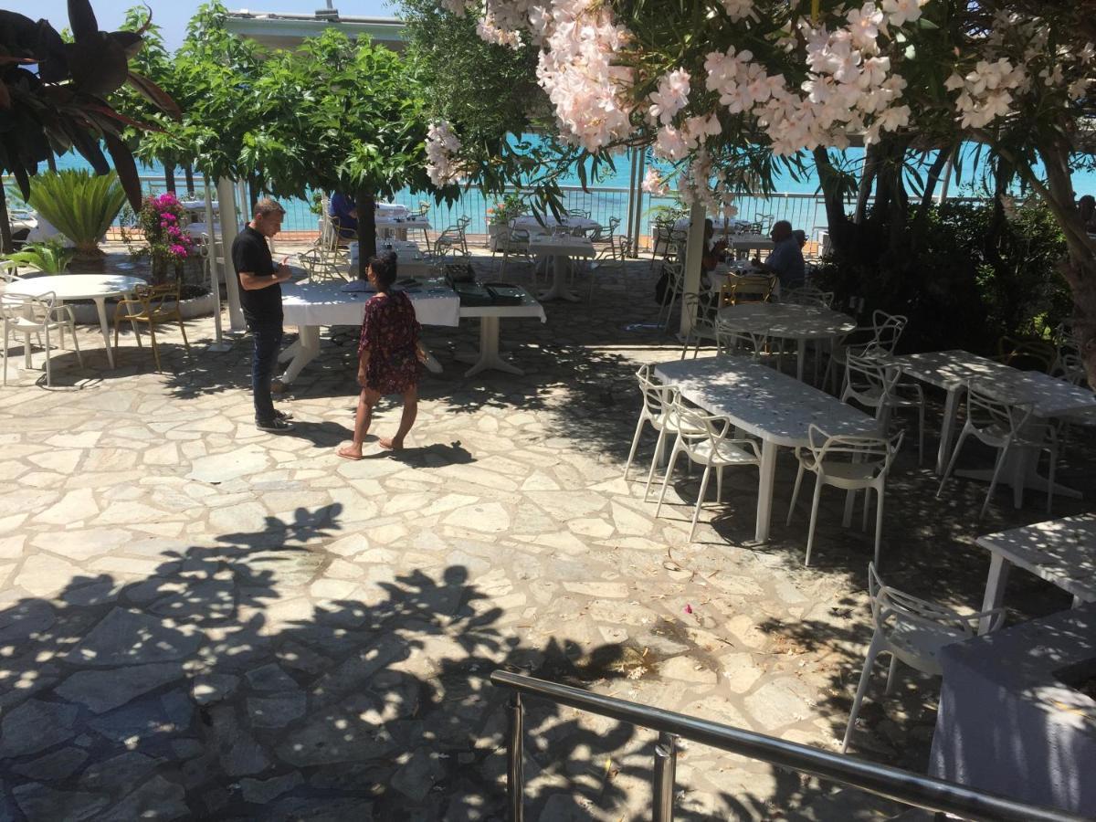 Ajaccio Magnifique T2 45M2 Neuf 5 Personnes Clim Wifi Stationnement Gratuit Centre Ville Plage A 300M מראה חיצוני תמונה